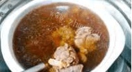滋补鹿茸红参炖羊肉做法图解7)