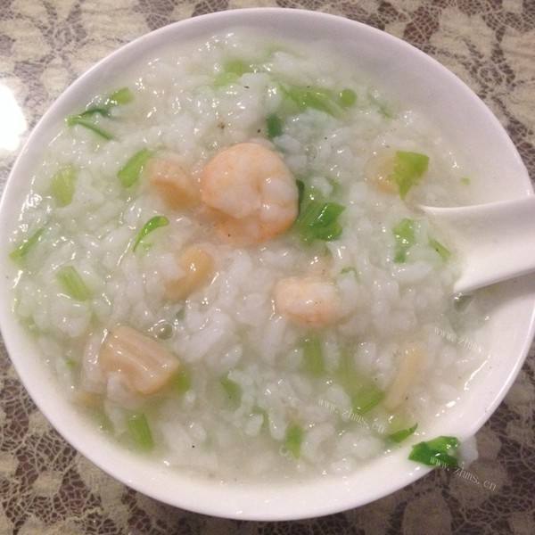 美味的养胃芹菜粥