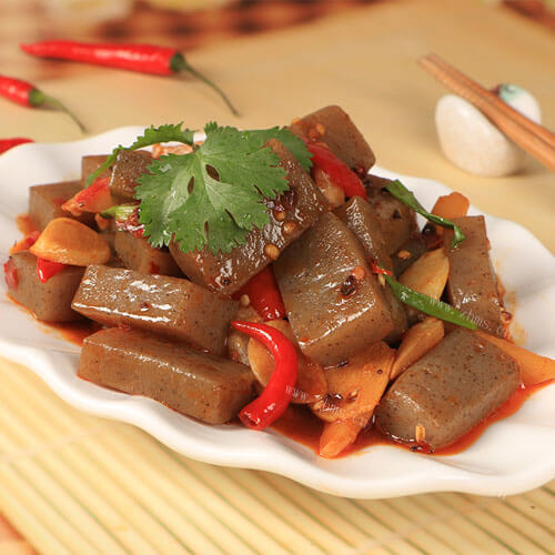 美味的酱烧魔芋豆腐