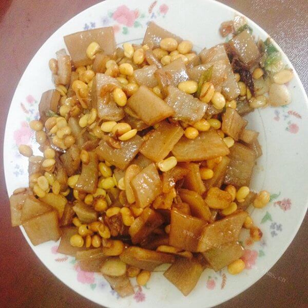 香脆的雪里蕻炒肉皮