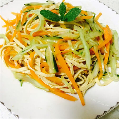 美味凉拌黄瓜豆皮胡萝