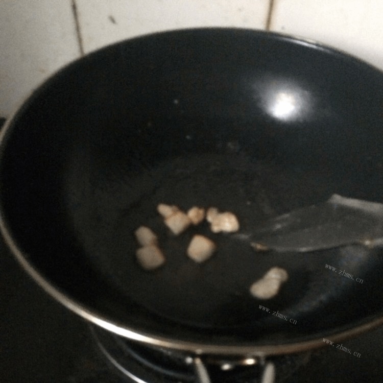 家常菜花菜炒肉做法图解3)