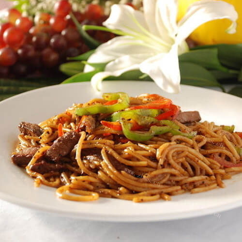色香味俱全的黑椒牛肉意面