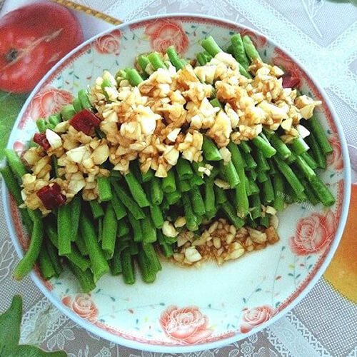 美味的蒜蓉炒宽豆角