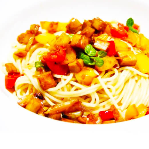美味杏鲍菇萝卜汤面