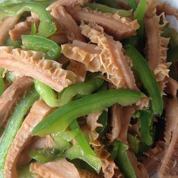 美味的酥蛹煸青椒