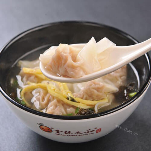 咸香爽滑三鲜小馄饨