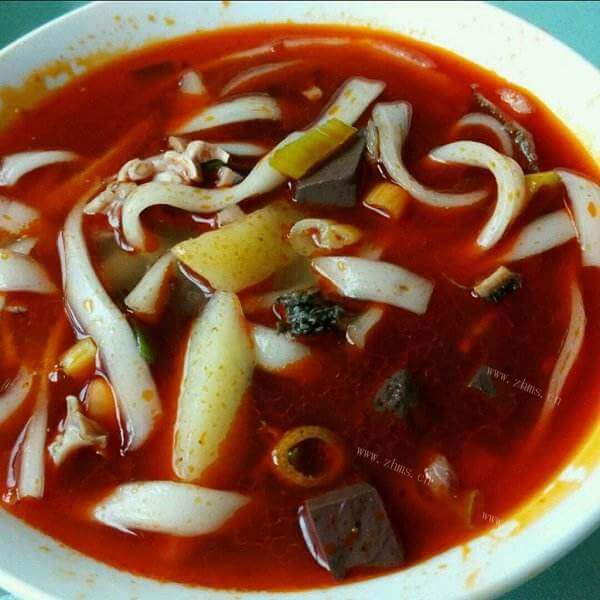 美味的鸡杂汤粉