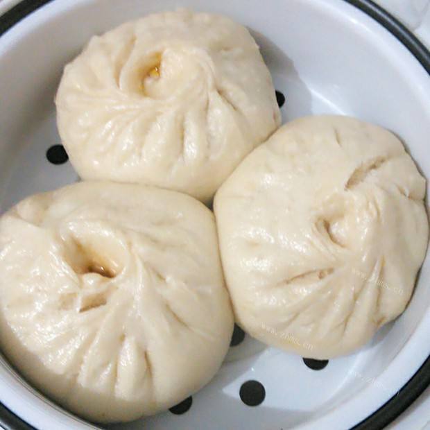 美味的麦蒿大包子