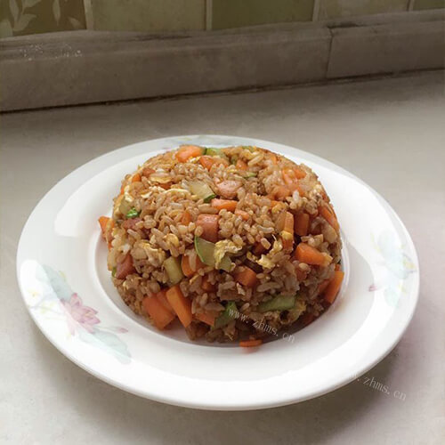 自制五彩酱油素炒饭