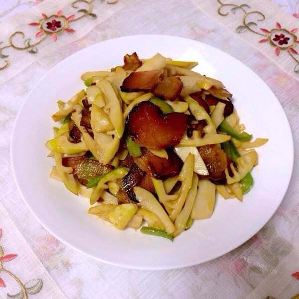 喷香的野春笋炒腊肉