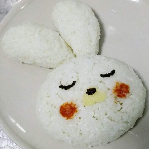 自制小兔子创意饭团