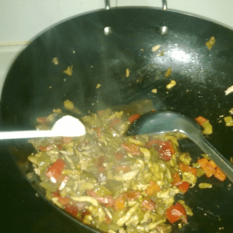 开胃的酸菜肉丝面做法图解7)