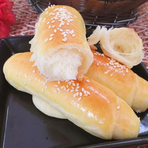 美味的红糖豆沙面包卷