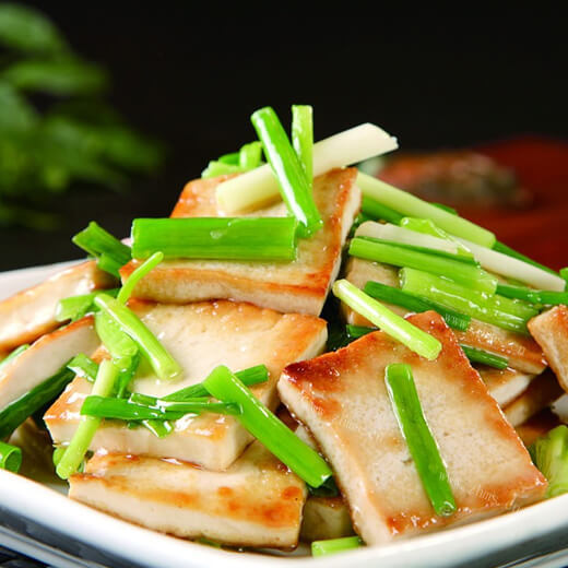 美味的葱炒豆腐