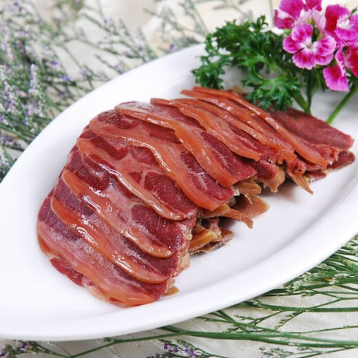 美味的酱香骨棒