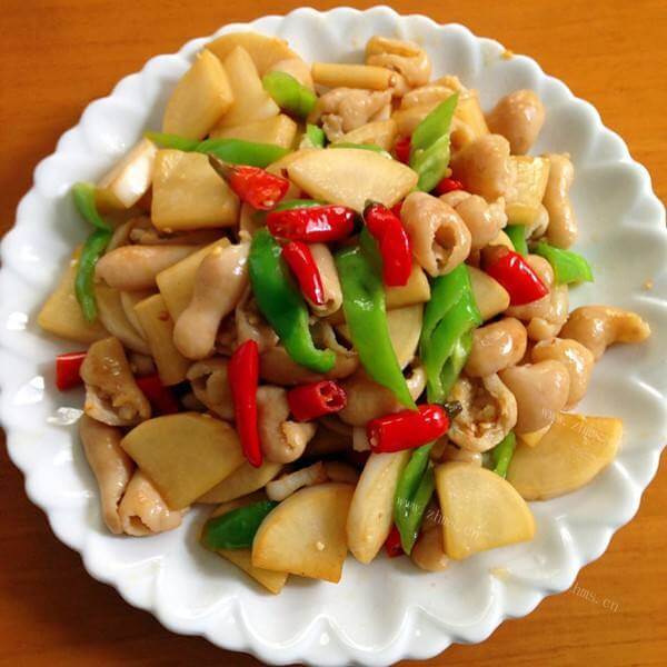 美味的猪大肠煮萝卜