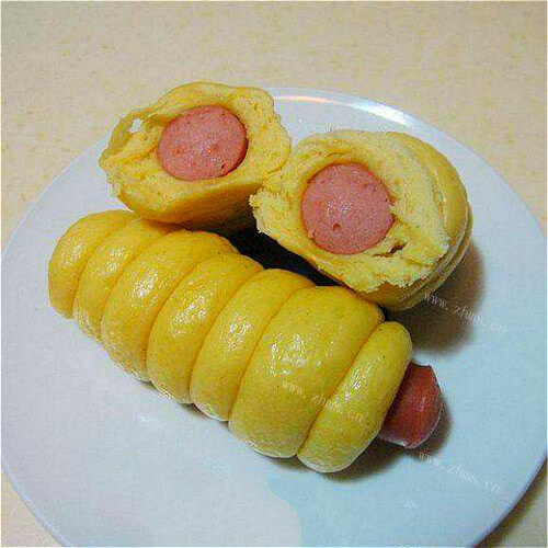 营养美食胡萝卜肠仔包