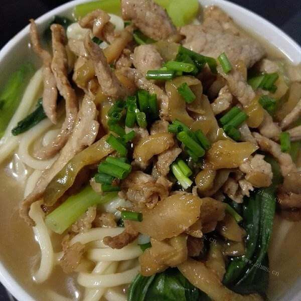 好吃的茄汁肉丝茼蒿面