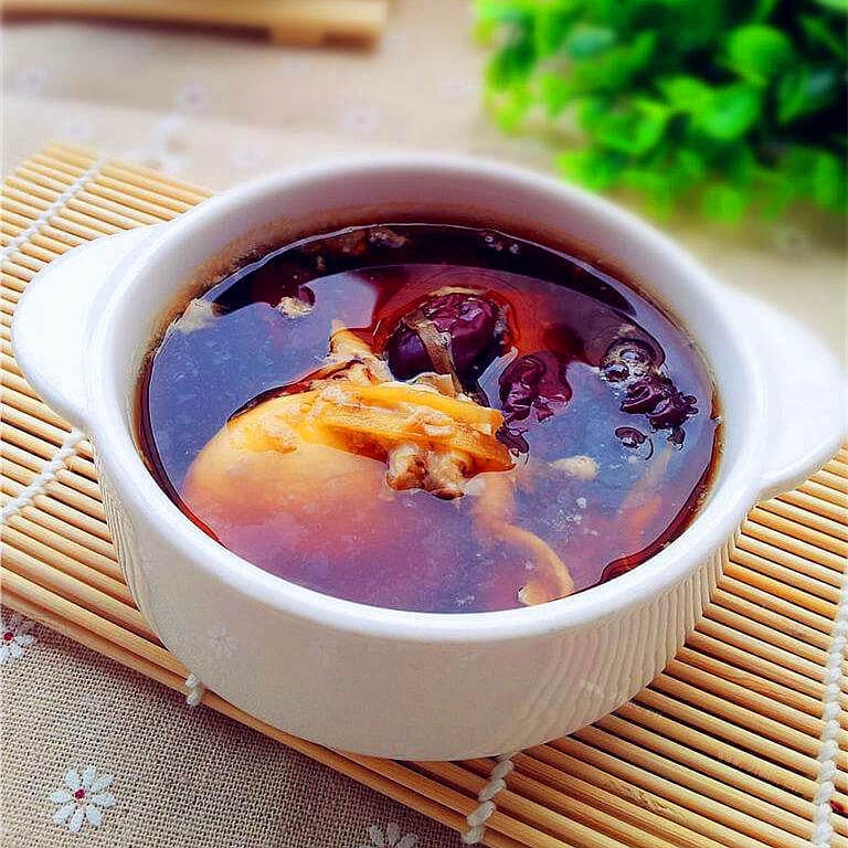 美味的红糖鸡蛋红枣汤