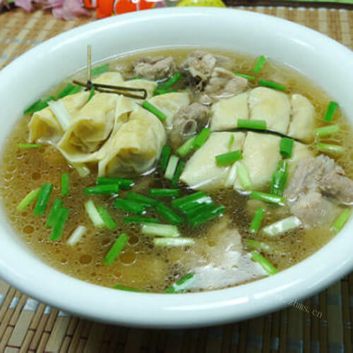 鲜香的面结排骨汤