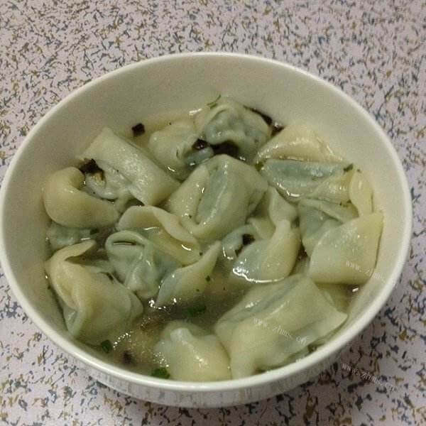 美味的骨汤猪肉虾仁馄饨