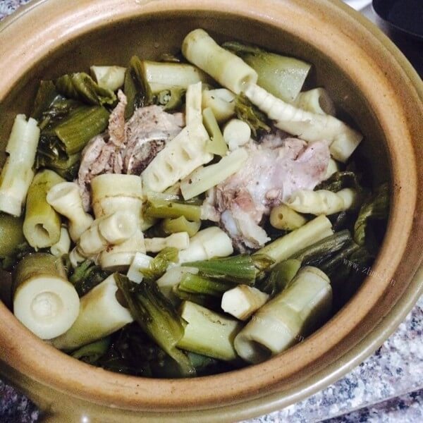 好吃客家苦笋煲
