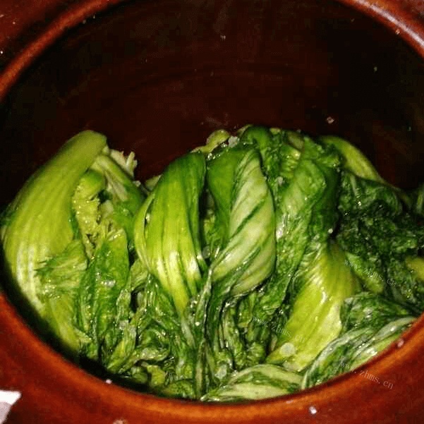 自制酸菜做法图解5)