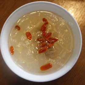 美味的芦荟枸杞小米粥