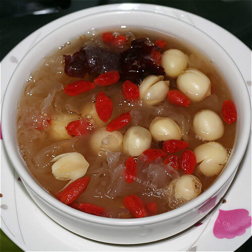 营养的银耳大枣桂圆汤