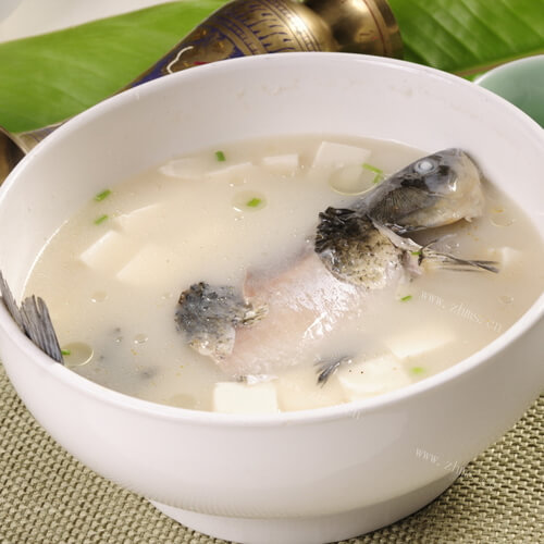 美味鲫鱼豆腐暖锅