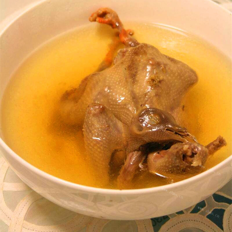 自制田七肉骨汤