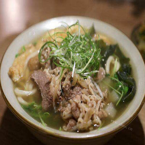美味豌豆苗牛肉面