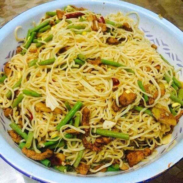 家常豇豆角蒸卤面