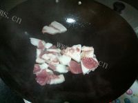 酸辣的五花肉炒鸡蛋做法图解3)