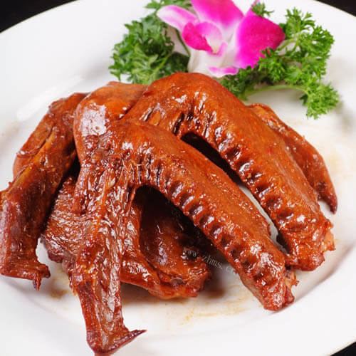 美味的奥尔良煎鸭翅根