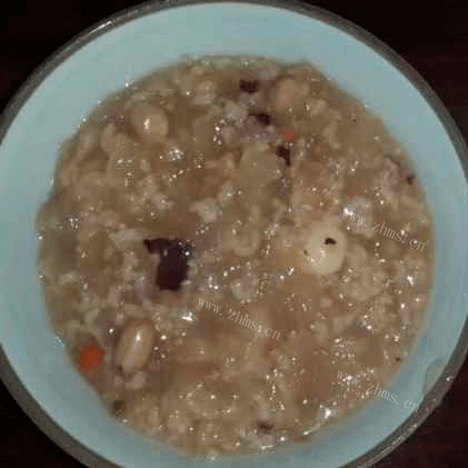 美味早餐银耳莲子粥