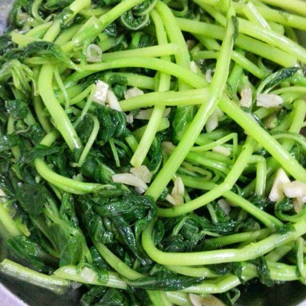 美味的蒜香青菜