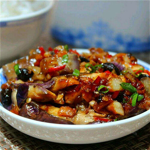 可口的豆豉辣椒蒸鸡