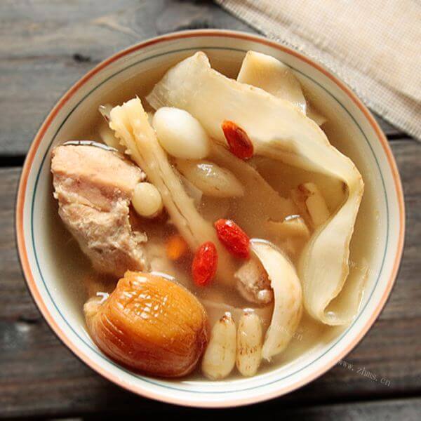 美味的玉竹淮山鸡汤