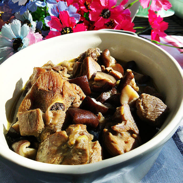 美味电饭锅版香菇炖土鸡