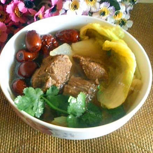 美味的娃娃菜白萝卜牛肉汤