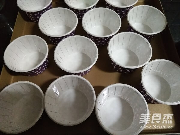 香甜的缤纷杯子蛋糕做法图解7)