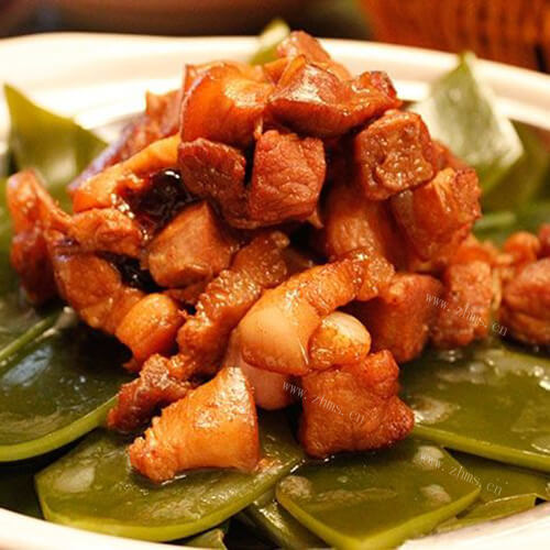 美味的沙锅烧肉