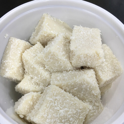 香牛奶椰蓉小方块 