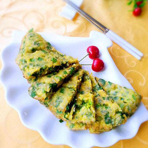 热腾腾的韭菜鸡蛋饼