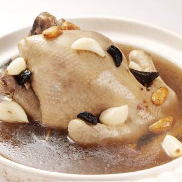 美味的大蒜炖鸡