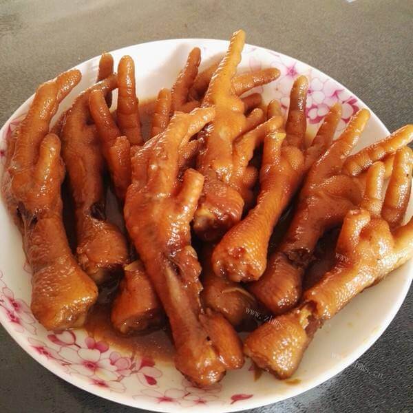 爽口的酱焖鸡爪 