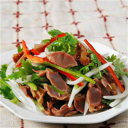 好吃的洋葱白菜炒鸡杂