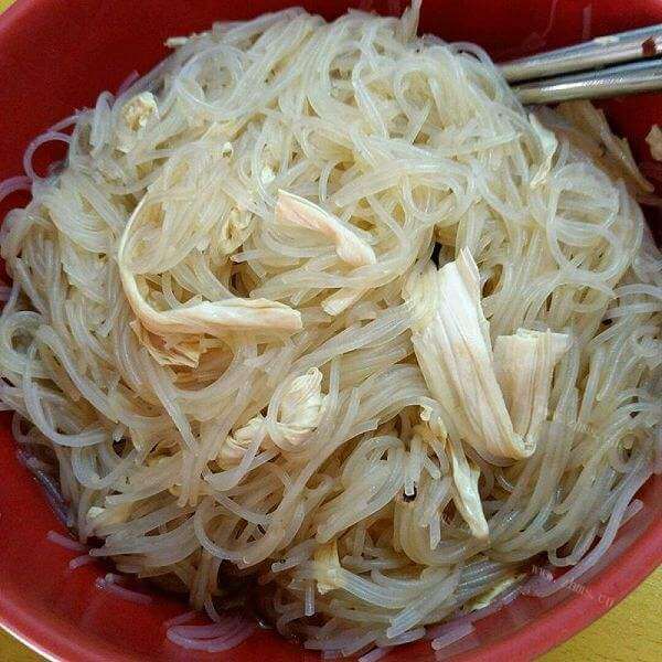美味的肉丝腐竹烩粉丝
